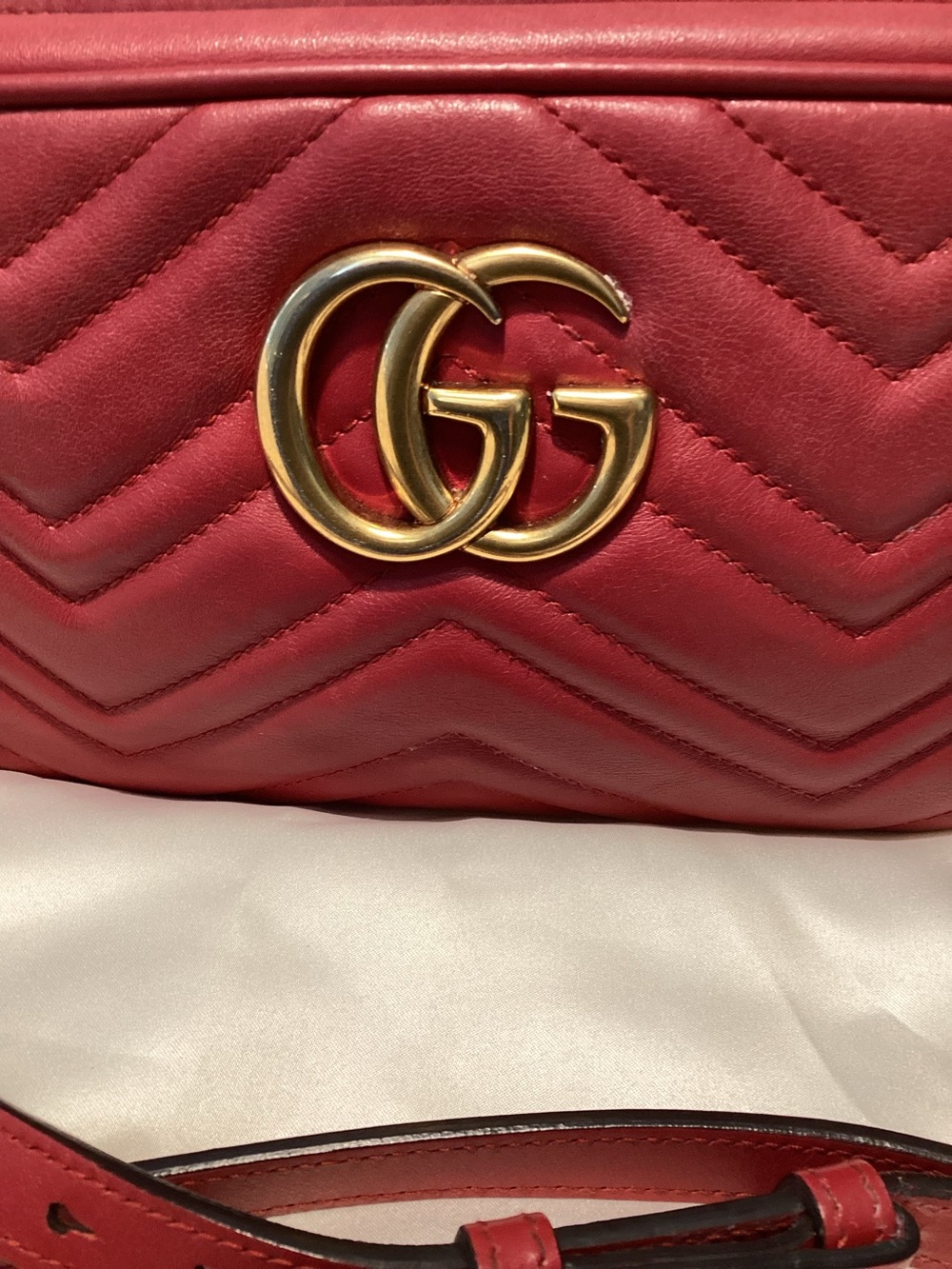 Gucci Red GG Marmont Chevron Crossbody Bag with Gold Hardware - Picture 11 of 13